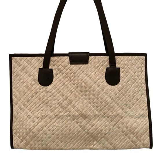 St. Regis Bali Large Lightweight Beach Tote – Handwoven Straw Resort Bag - Picture 3 of 8